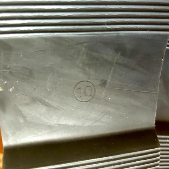 NWOT UGG boots. Roll up or down. Brown. - Picture 7 of 7